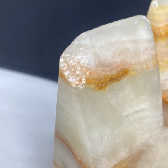 Maple Leaf Shaped Marble Bookends Set of Two - Picture 12 of 16